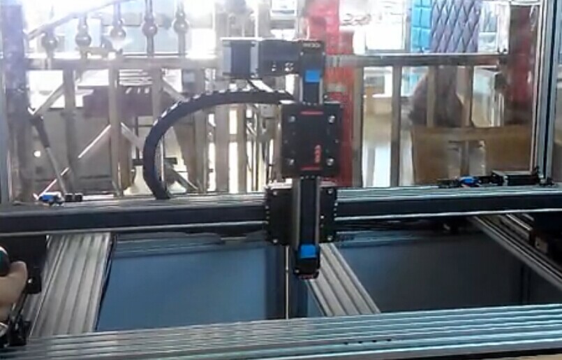 東莞遠(yuǎn)程CCM直線滑臺(tái)XYZ三軸龍門(mén)演示系統(tǒng)